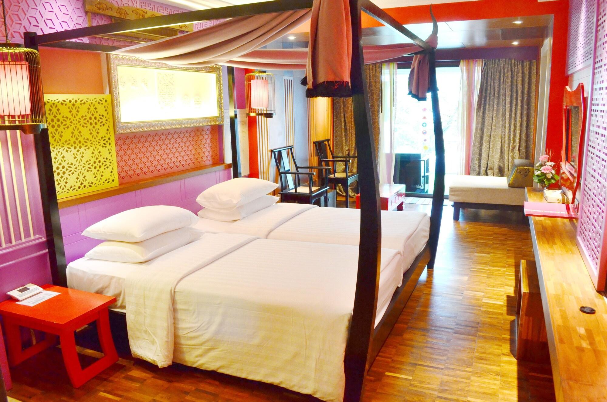 Patong Princess Hotel 3*. Бурасари Пхукет. Patong Beach Hotel. Отель on on Пхукет.